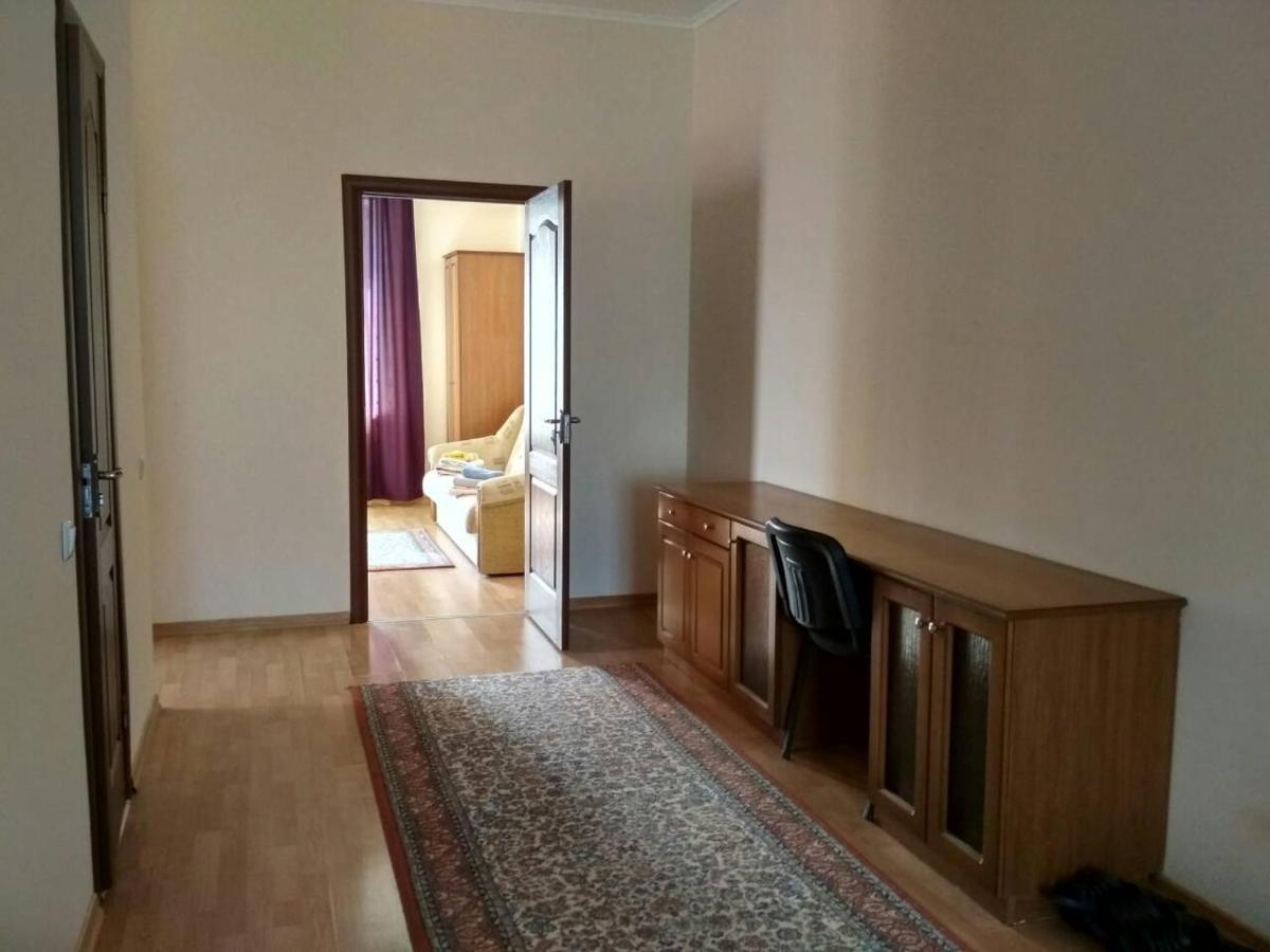 Apartments Domovik Просторная Квартира С Видом На Горы Mukacheve Luaran gambar